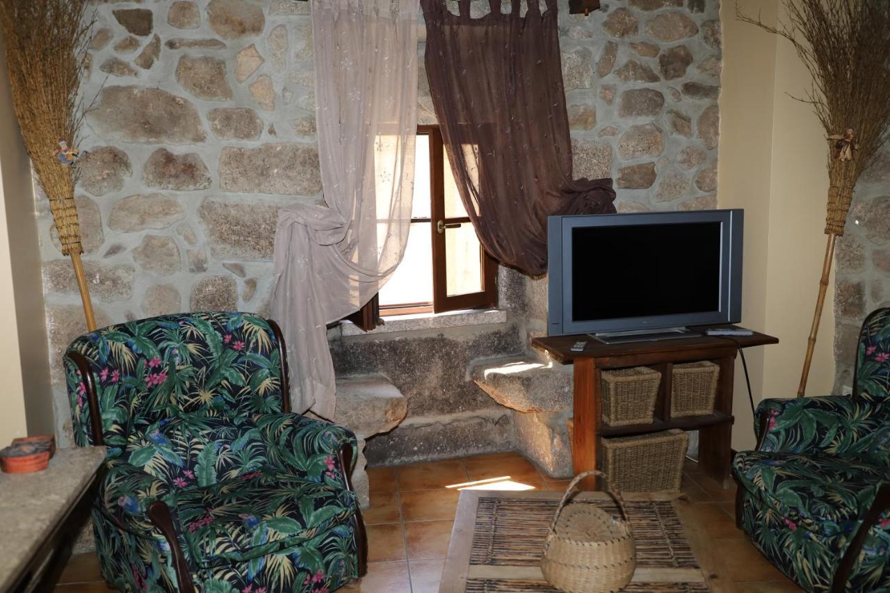 Casa na Serra da Estrela Melo Exterior foto